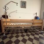 Letto ortopedico elettrico con sponde e alzamalat