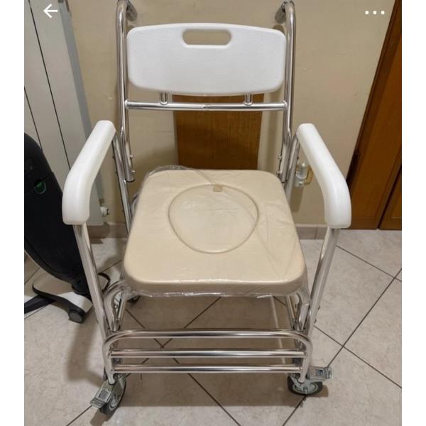 Carrozzina con wc