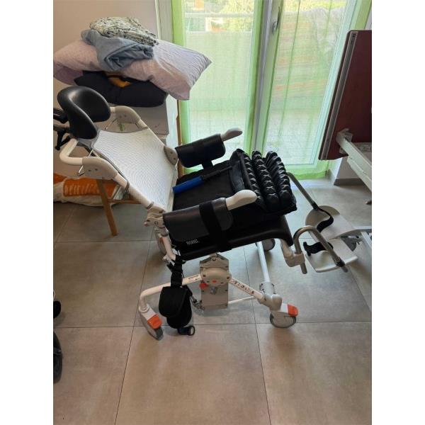 Sedia per doccia basculante