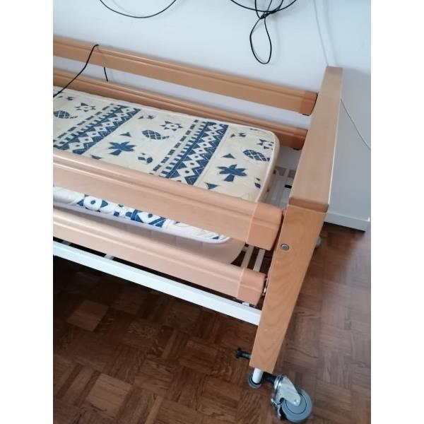 Letto motorizzato ortopedico, materasso incluso
